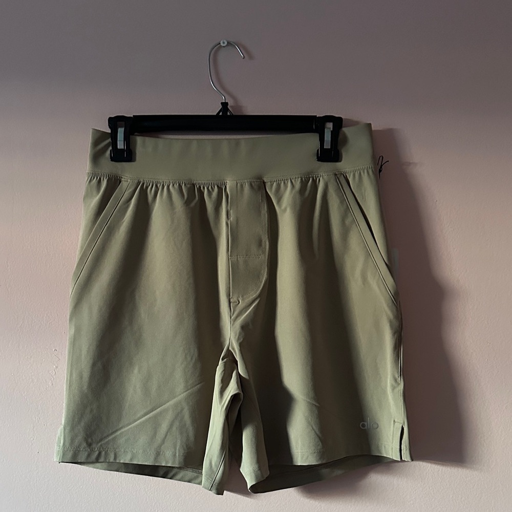ALO 7” Repetition Short